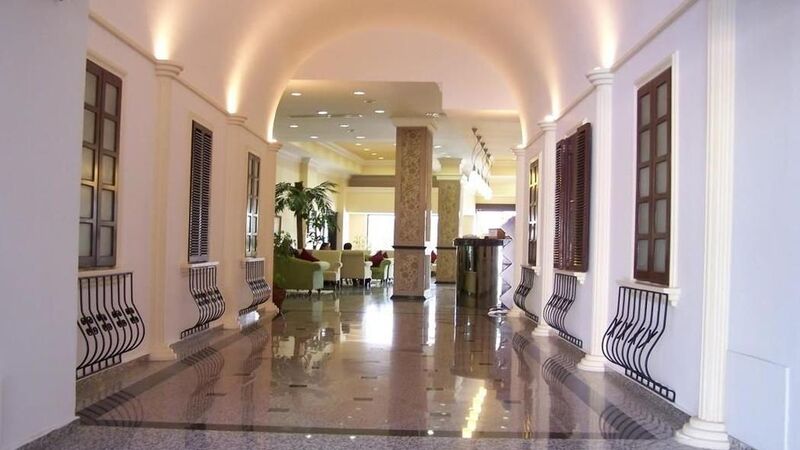 City Royal Hotel
