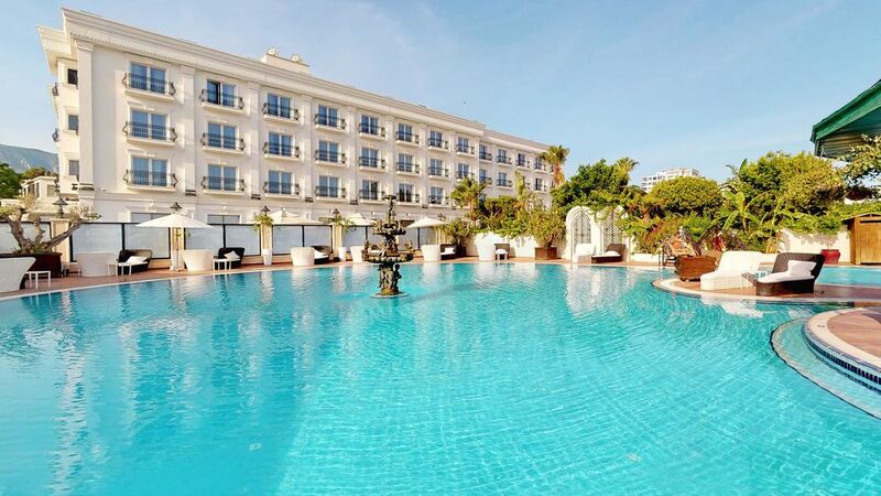 Rocks Hotel