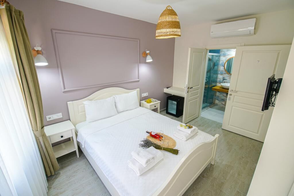 Lutro Otel Bozcaada