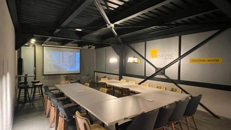 Valent Otel Business