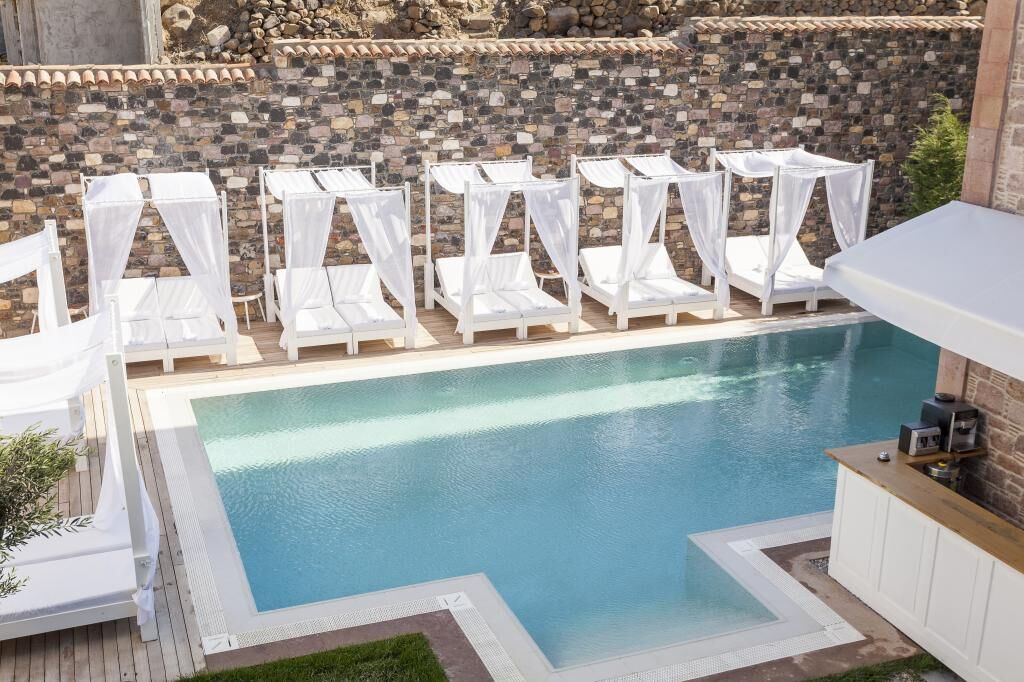 Cunda Pur Beyaz Otel