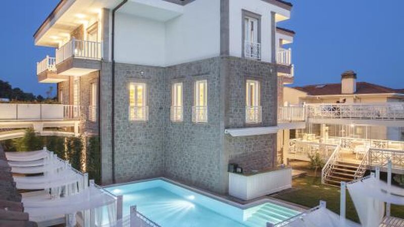 Cunda Pur Beyaz Otel