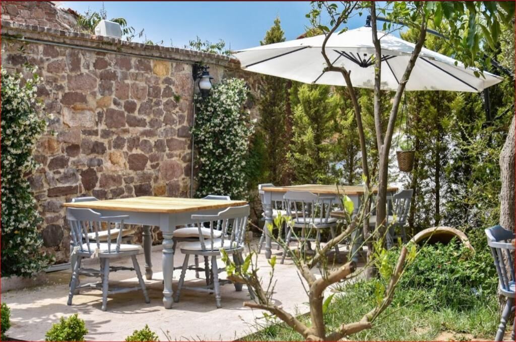 Lunaria Guest House