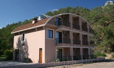 Golden River Hotel