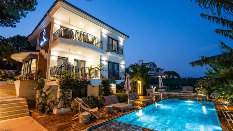 Cunda Pier Hotel