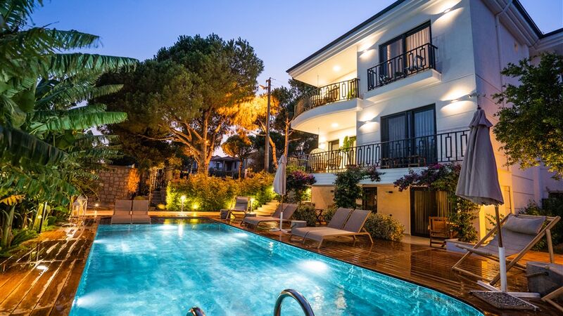 Cunda Pier Hotel