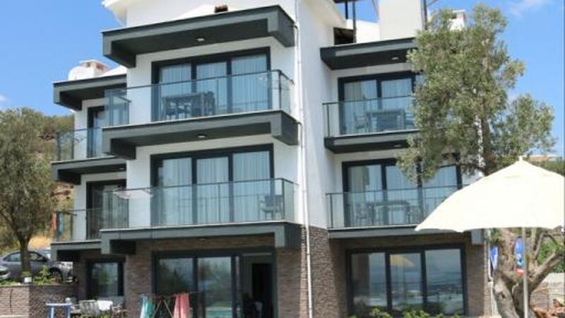 Assos Luna Houses