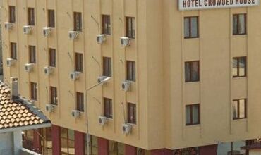Hotel Crowded House