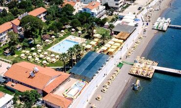 Palm Beach Otel Küçükkuyu