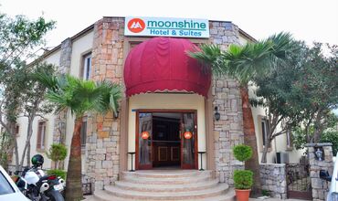 Moonshine Hotel & Suites