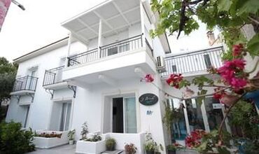 Double Inn Marina Hotel
