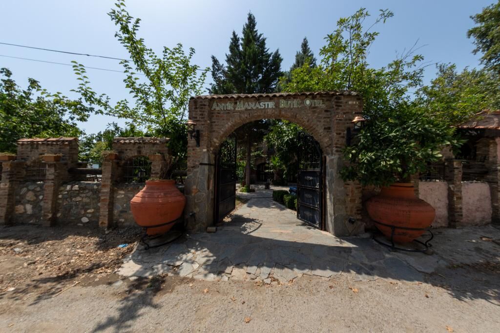 Antik Manastır Butik Otel