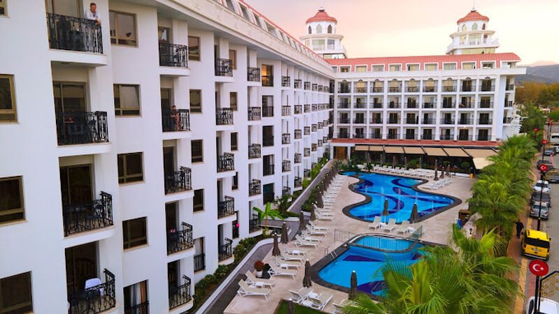 Blue Marlin Deluxe Spa & Resort