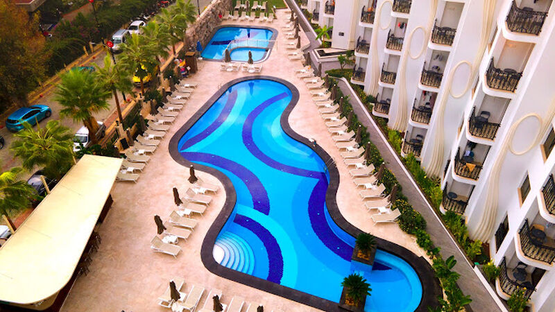 Blue Marlin Deluxe Spa & Resort