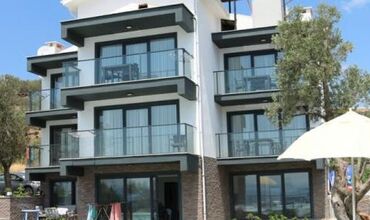 Assos Luna Houses