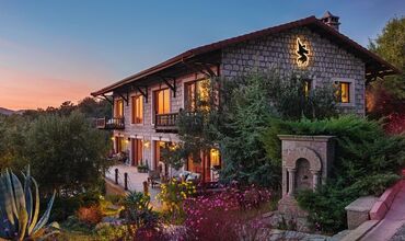Simurg Inn
