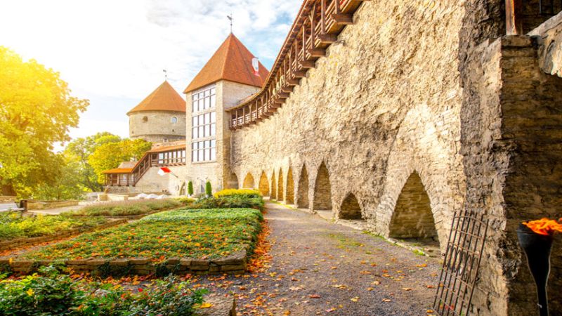 Baltıklar'da 3 Ülke Turu Tallinn & Riga & Vilnius THY İle Kurban Bayramı Özel 7 Gece 8 Gün 2027 (TLL-VNO)
