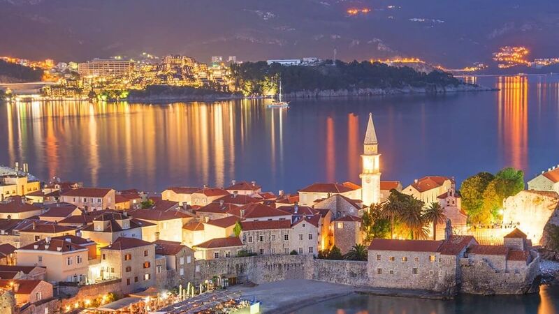 İzmir'den Direkt Sefer ile Budva Rotası Turu