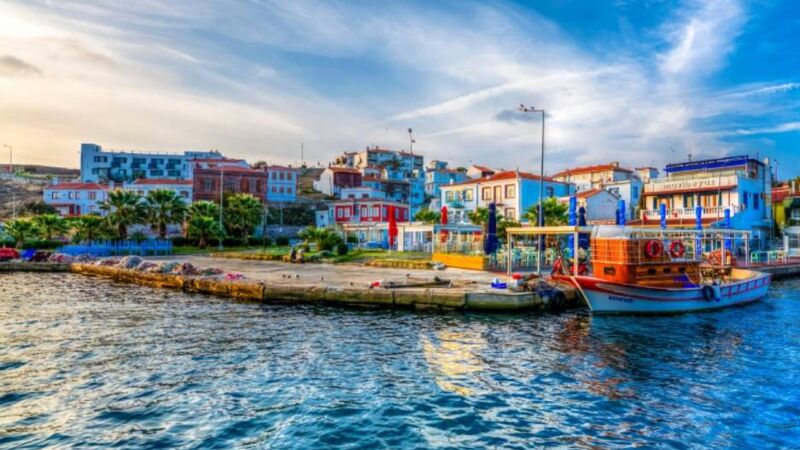 İstanbul Çıkışlı Uçaklı Kuzey Ege Turu (Foça ve Ayvalık Tekne Turu ile) 4 Gece Konaklamalı