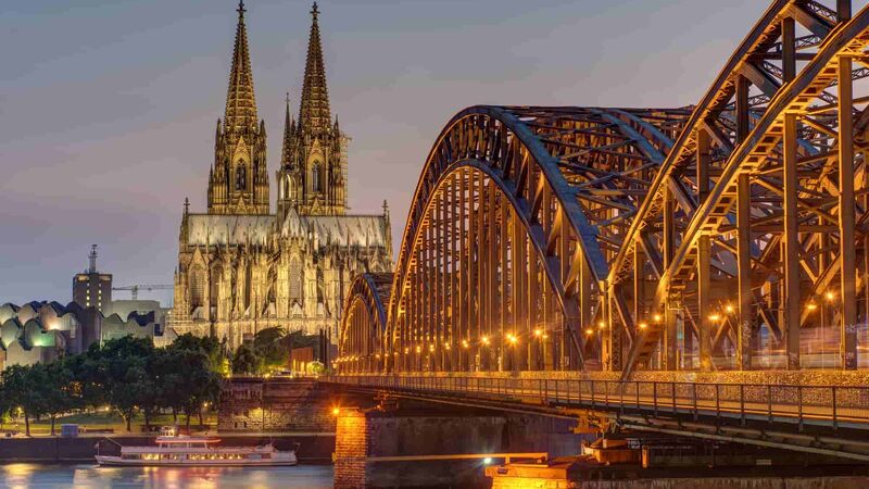 ANKARA ‘DAN BENELUX & PARİS & KÖLN TURU SunExpress Havayolları ile 7 gece