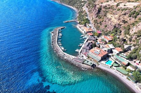 Trabzon Çıkışlı Uçaklı Kuzey Ege Turu (Foça ve Ayvalık Tekne Turu ile) 4 Gece Konaklamalı