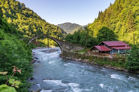 Uçaklı Karadeniz Yaylalar ve Batum Turu İzmir Çıkışlı