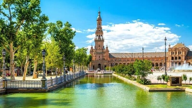 İzmir'den Mega İspanya & Endülüs Turu SunExpress Havayolları İle 6 Gece 7 Gün BCN-MAD IS001