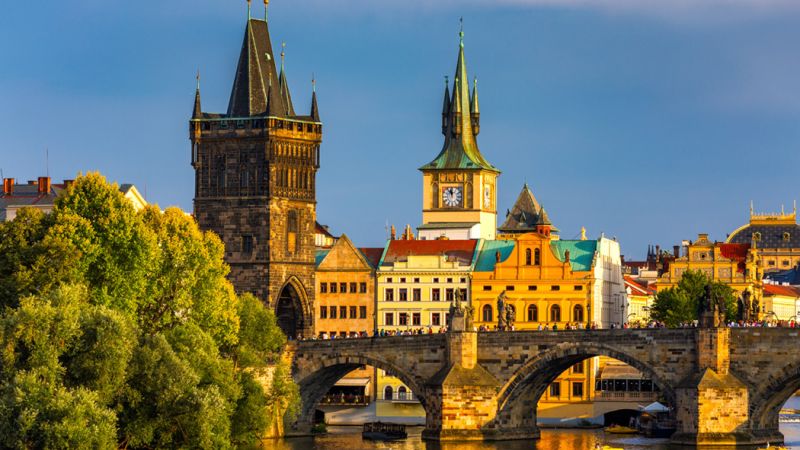 BERLİN VE HALLSTATT ILE  BİR ORTA AVRUPA MASALI TURU Pegasus Havayolları ile 7 gece