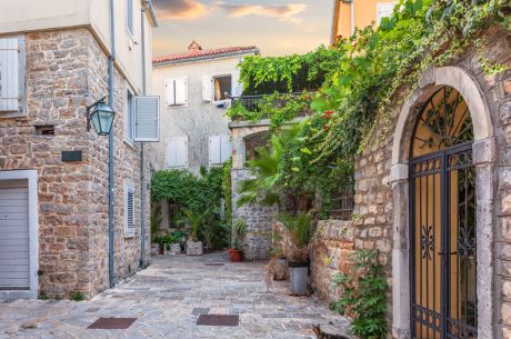 Otobüs ile Balkanlar Rüyası 9 Ülke 25 Şehir 6 Gece Konaklamalı 2026